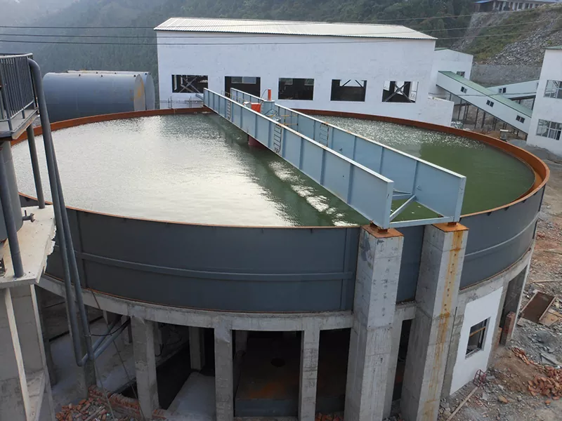Hydraulisk trykcenter transmission tykkemidler